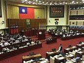 師大商圈放寬挨轟突襲　柯文哲：回去看流程哪裡出問題