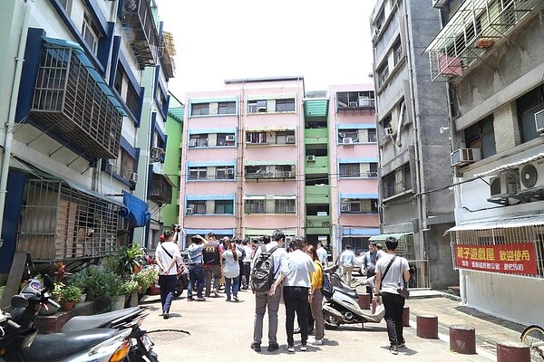 北市萬華區福民平宅預計明年改建成公宅,整體釋出282戶。記者魏莨伊/攝影