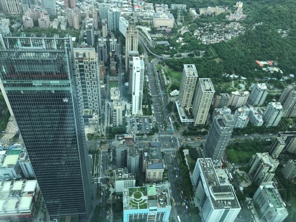 台北市信義區商辦租金行情,目前居高不下。李彥穎攝