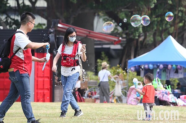 氣象局表示,接下來改吹西南風,預計7、8日也就是端午節時,是穩定天氣。本報資料照片