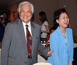 皇冠文化集團創辦人平鑫濤辭世　鄭麗君深表哀思與敬意