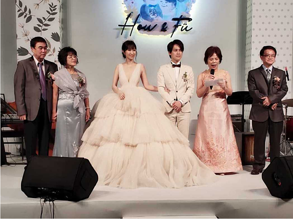 HowHow和鄧福如舉辦婚宴。 圖/讀者提供