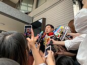 隔22天再失去親人　　馬如龍兒哽咽：爸交代照顧好媽媽