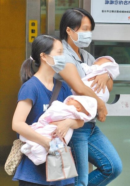 黃彬芳說，美國哈佛大學去年曾做過類似研究，台灣版精準度較高，希望透過研究提醒孕婦或媽媽們，在PM2.5濃度高時盡量避免趴趴走，或戴上可防止PM2.5的口罩防護。（本報資料照片） 