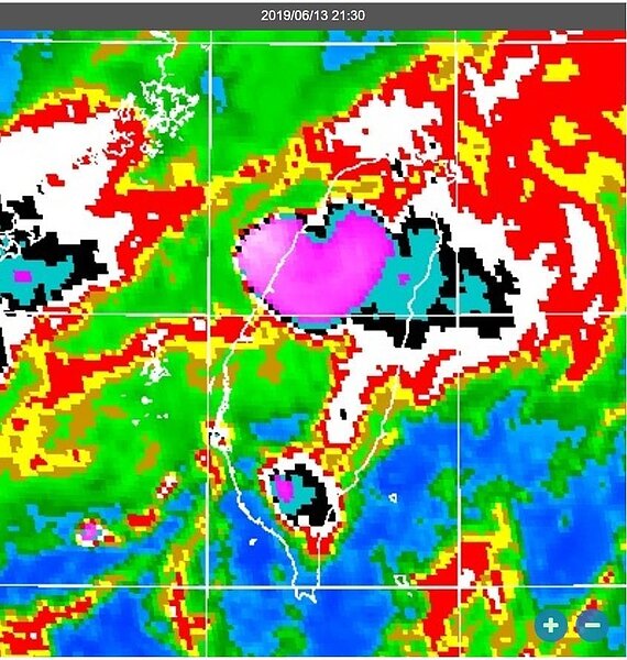 今天晚間9時30分的衛星雲圖。圖/取自鄭明典臉書