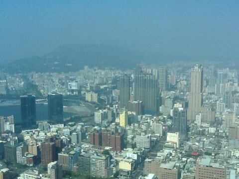 今年自開春以來,房市持續熱絡,尤以南台灣更是,圖為高雄空景。(圖/好房資料中心)