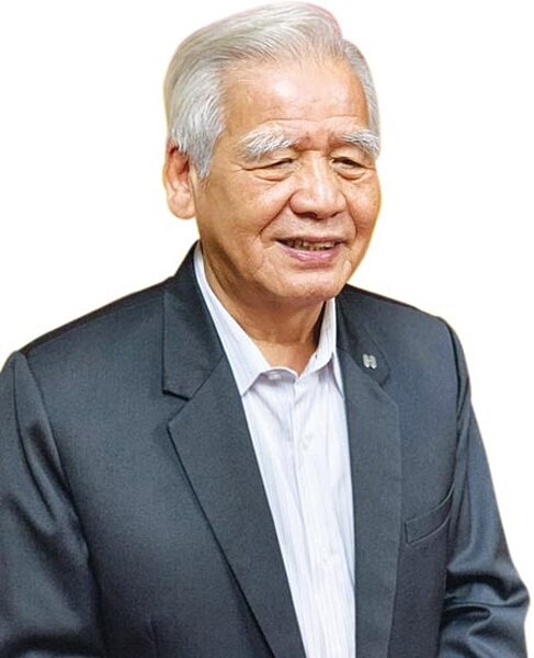 
長虹建設董事長李文造18日表示：「長虹策略會改變，把營業額作大、走到中南部，拉高廠辦營收到五成。」圖／蔡惠芳
 