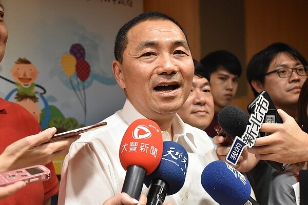 新北市長侯友宜表示，他跟林右昌都有互相聯絡，兩個人要共同結盟，一起來行銷，創造彼此之間雙贏局面。記者江婉儀／攝影