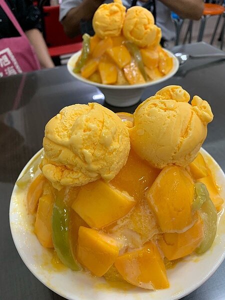 高溫狂飆,台南玉井芒果冰提前熱賣。記者吳淑玲/攝影