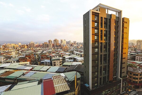 愈來愈多首購族傾向提前為未來10、20年先「鎖」住房貸利率。(圖/中時資料照片)