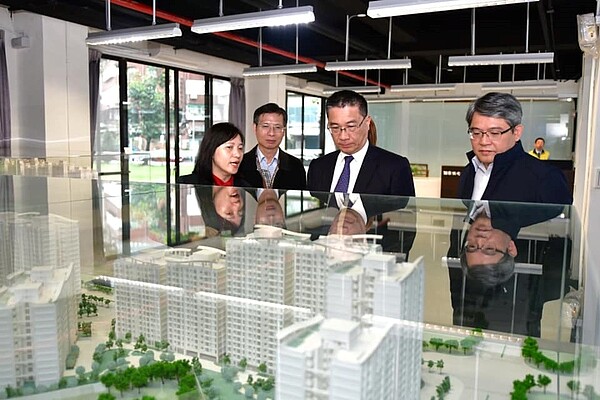 內政部:8年興辦20萬戶社宅,有信心如期達成。(圖/徐國勇臉書)
