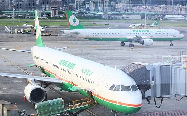 長榮航空今取消79個航班。(張鎧乙攝)