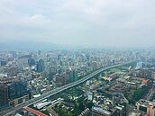 房市買氣夯　房貸、土建融年增率雙響炮