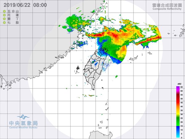 台灣北端有對流活躍的梅雨鋒面。圖／中央氣象局提供
