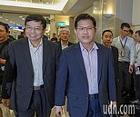 林佳龍清晨返台　籲長榮勞資儘速回到談判桌