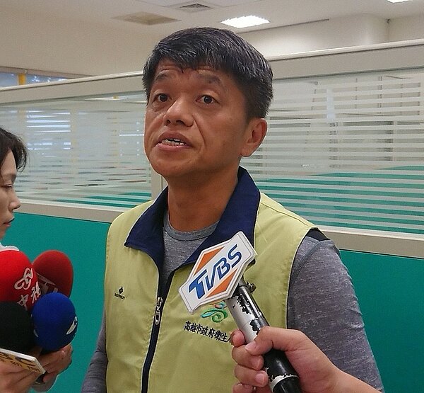 衛生局副局長林盟喬說,高市再增一本土個案,仍為三民區群聚疫情的延伸,總計全市已24例本土案例。記者蔡容喬/攝影
