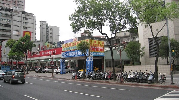 捷運板橋線新埔站(捷三)毗鄰地土地現況。照片台北市捷運局提供