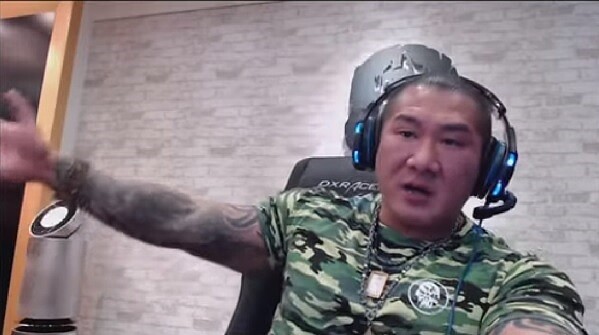 館長又批囤房。(圖/寶寶愛館長youtube)