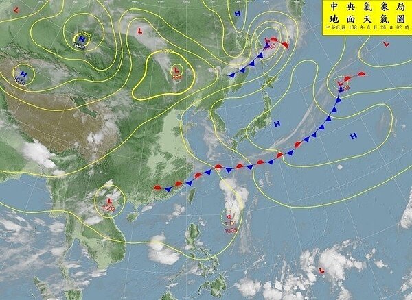 吳德榮說,氣象局今晨2時發布的熱帶性低氣壓消息顯示,其已向北迴轉,無侵台機率;是否能發展成第三號颱風?機率也偏低。無論它是否能成颱,今年颱風季提前爆發已不可能。圖/取自氣象局網站