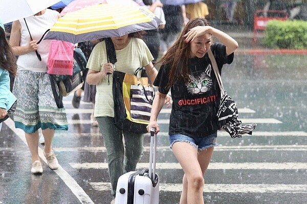 下周二到下周四各地轉為多雨的天氣。本報資料照片