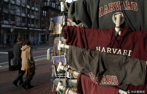各國學生都嚮往進入哈佛大學。圖/路透