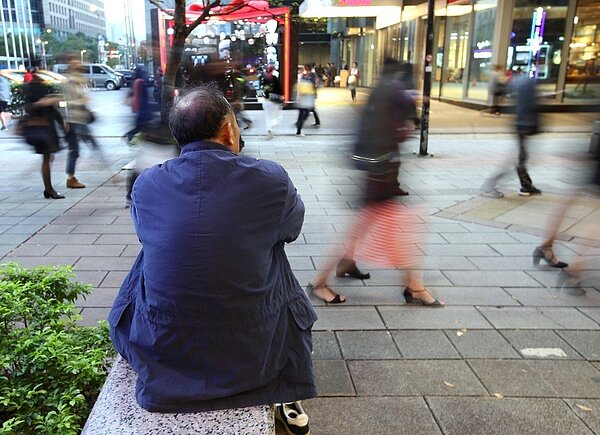 國民年金保險3月底是首期保費補繳最後期限,有超過百萬人未繳納,拿不到老年年金。 圖/聯合報系資料照片