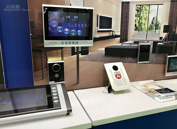 業者表示,智慧門禁系統,大量應用物聯網概念。李彥穎攝