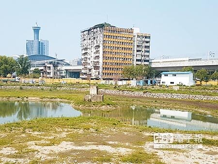 閒置28年的台中市東區台糖土地,面積近4.4公頃,將興建LaLaport大型親子複合商場,未來成為東區新景點。(張妍溱攝)