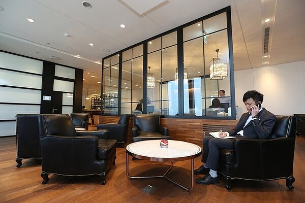 南山廣場共享辦公室，德事商務中心。 記者曾學仁／攝影