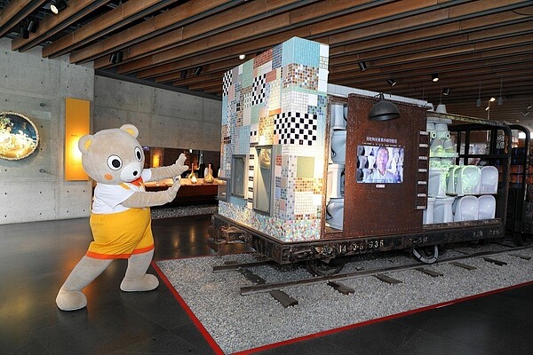 新北鶯歌陶瓷博物館配合春遊專案提供優惠,參觀和DIY都是4人同行1人免費。圖/觀旅局提供