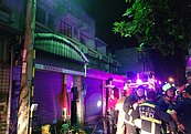 台中透天厝惡火五口之家父母雙亡　內湖公寓火警一家三口及時逃生