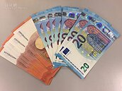 連假出國玩　3管道換外幣精打細算