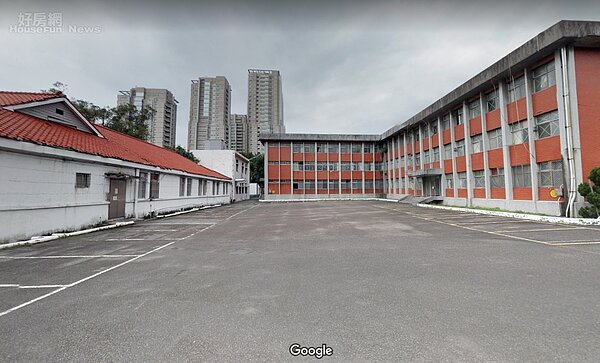 台北市仁愛路前空軍基地經審議通過,可望進行商業行為。翻攝Google地圖