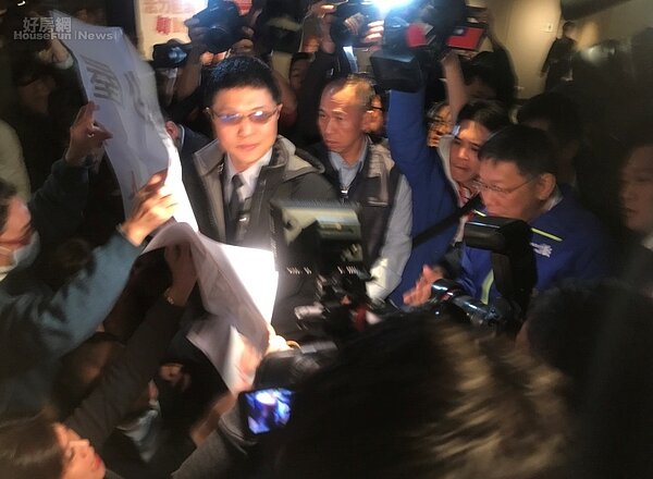 全家福社區住戶在今年2月，集體向台北市長柯文哲陳情。李彥穎攝