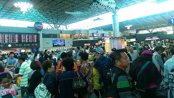 明年1月台灣又逢總統大選，今年底將是選舉最火熱的時候，近期觀光業界再度盛傳，屆時陸方將會縮減團客來台人數，因此，有意來台的陸客團，應會趕在上半年成行。（圖／聯合報系資料照）