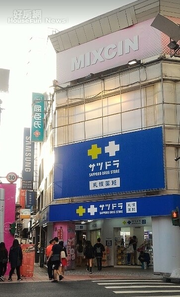 西門町的藥妝店競爭激烈，卻仍然持續擴張。翻攝Google地圖