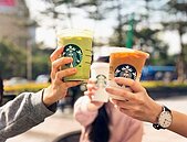 太狂了！星巴克今4點開始限時買1送1