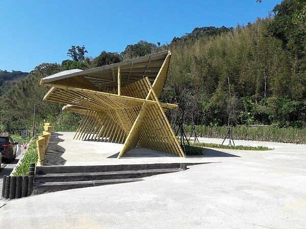 桃119線闢建農夫市集。圖／市府養工處提供