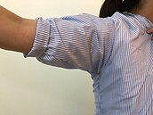 耳屎是濕的人　研究：98%以上有狐臭