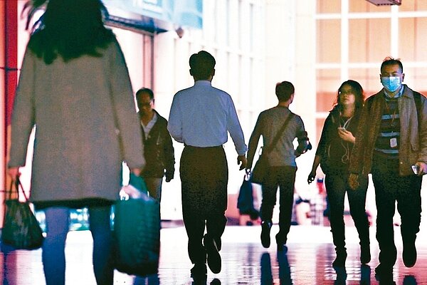 勞動部三年前祭出獎金,鼓勵工會跟公司簽訂優於勞基法的團體協約,三年來共148件團體協約獲得獎金。 圖/聯合報系資料照片