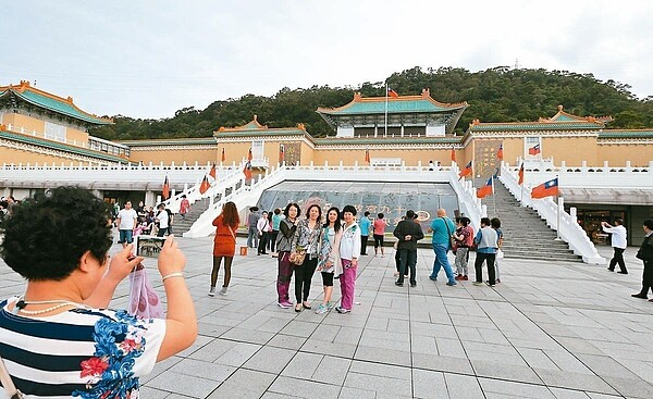 為促進陸客來台觀光,政府放寬陸客申辦來台條件。 圖/聯合報系資料照片