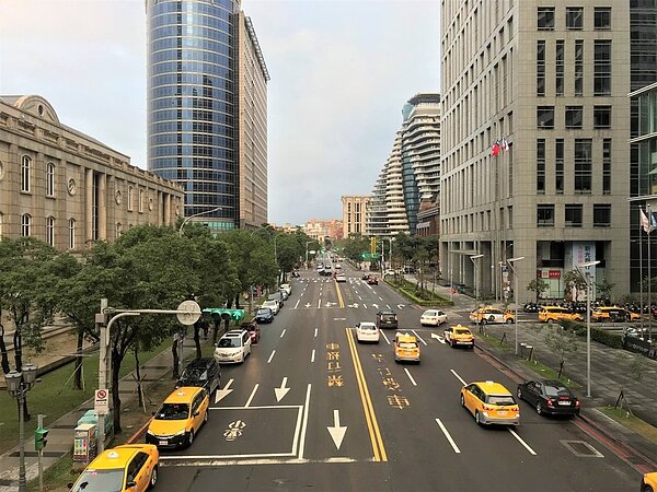 空置率創歷史新低,全球辦公室喊缺貨。(圖/記者游智文攝)