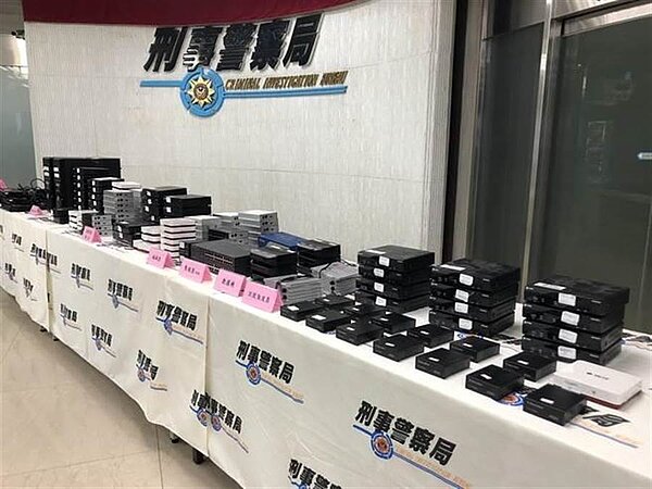 刑事局查獲3月查獲非法追劇電視盒。(圖/中國時報系資料照)