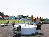 遊具燙、塵土多…　台南新特色公園玩得不安心　