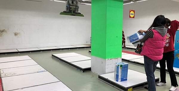 鑒於去年爆發「衛生紙之亂」,草案新增規定,若企圖影響經行政院公告的生活必需用品價格,甚至囤積,也將比照處罰。圖:本報資料照片