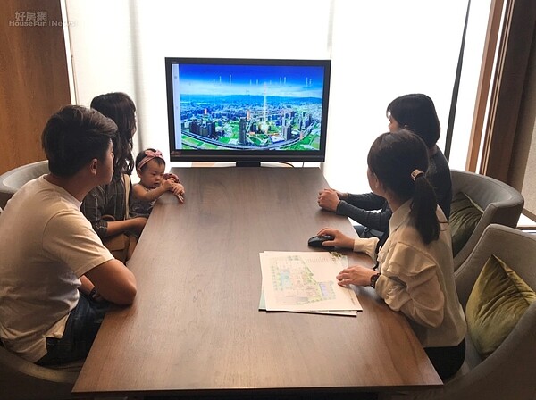 鄉林集團董事長賴正鎰認為,雙北建地減少,因此都更與合建這一年多來已經成為目前建商推案資源的主要模式。李彥穎攝