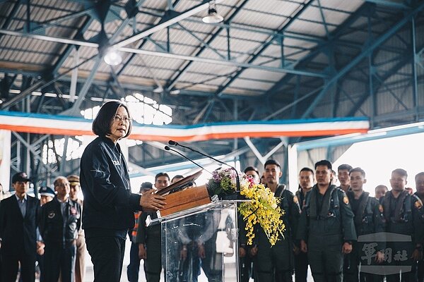 蔡英文總統日前到嘉義空軍基地巡視。圖／軍聞社
