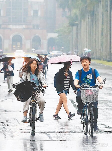 教育部公布108學年大專院校學雜費收費基本調幅,依公式核算後為2.17%,創5年新高。(趙雙傑攝)