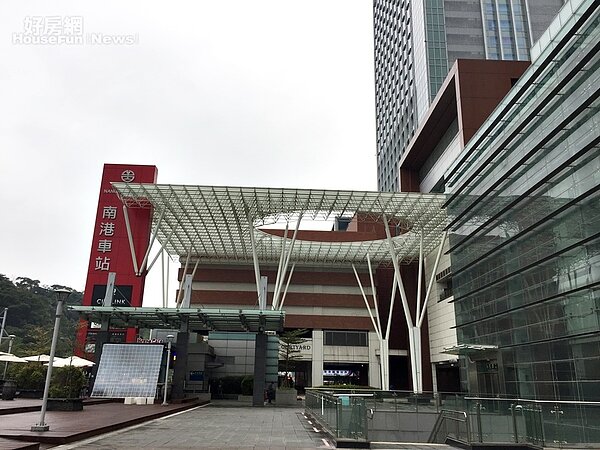 台北市南港站 (好房網News林美欣攝影)