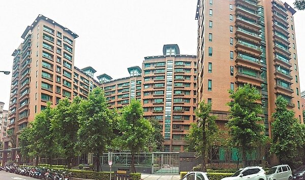 台北市財政局昨表示，不課空店稅。（聯合報系）